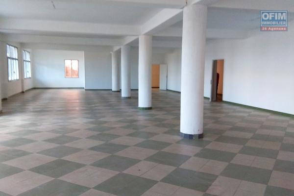 Location de 3 bureaux de 500m2 chacun à Ankorondrano