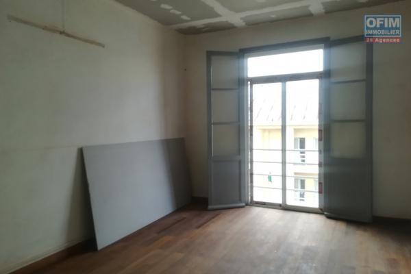 Un appartement T4 sécurisé à Tsaralalana
