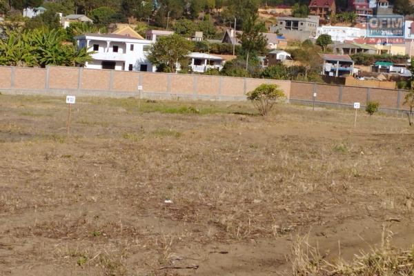  Parcelle de 301 m2 viabilis&eacute; dans un lotissement s&eacute;curis&eacute; &agrave; Ambohijanaka proche By Pass Antananarivo