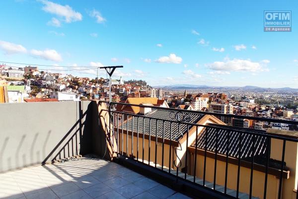 A louer appartement T3 à Faravohitra à 7mn a pieds d'Analakely