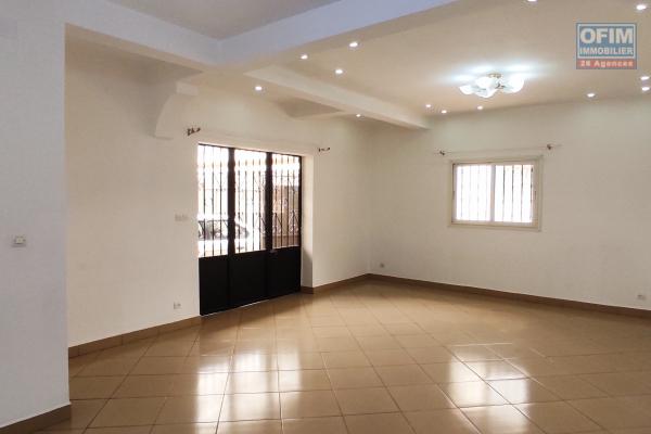 Location appartement T3 à 10mn à pieds du lycée Français