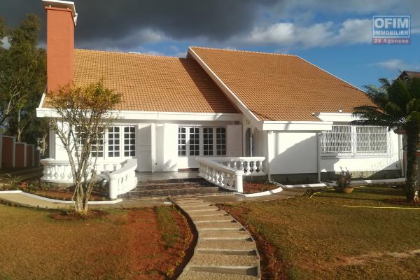Une villa avec grand jardin F5 à Mandrosoa ivato