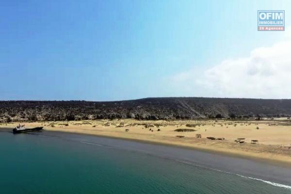 En exclusivité, un terrain de 10 Ha bord de route et bord de mer, morcelable par lot de 1Ha à St Augustin Tuléar