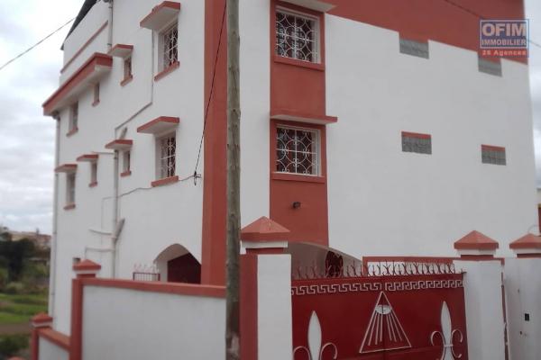 Villa R+4 a vendre à antsofinondry Sabotsy Namehana