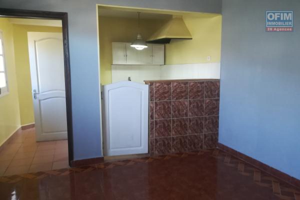 Un appartement T3 à Ambohijatovo Ambony