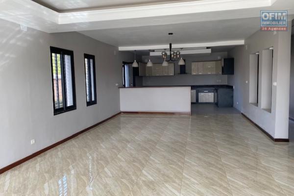 Des grands appartements neufs T5 sécurisés à By pass