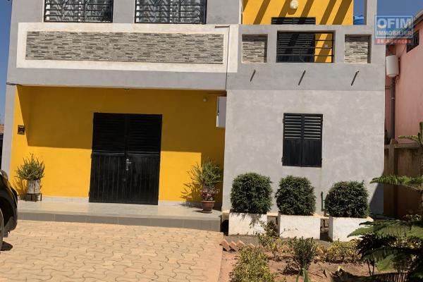 Vente Maison sur terrain de 400m2 à ANOSIALA TSAHIONENANA