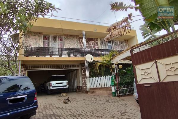 Maison à étage F7 sur 600 m2 de terrainsise à Andranobevava- Antananarivo