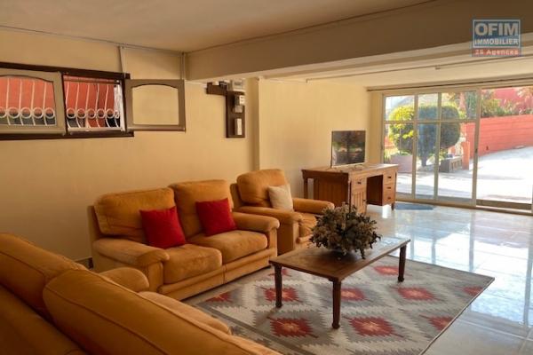 Un appartement T3 meublé sécurisé à Ambolokandrina