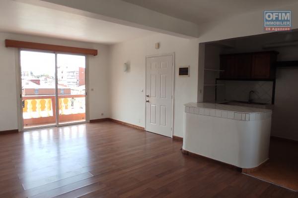 Location d'appartement T3 proche de toutes les commodités à Ankadivato