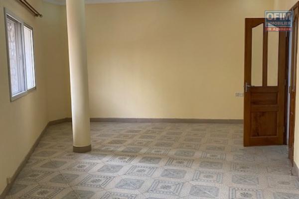 Un grand appartement T4 à Behoririka