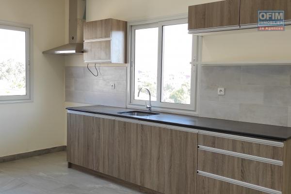 Des beaux appartements T4 neufs sis à Antanetibe Ivato