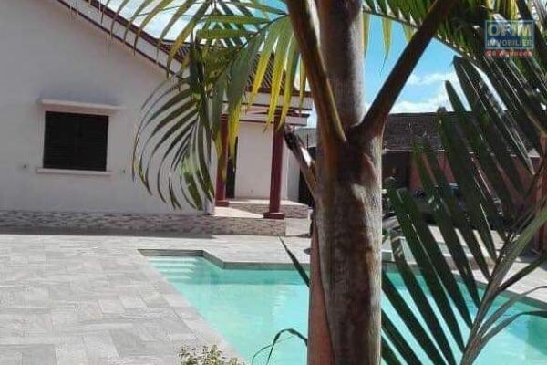 Coquette villa F5 avec piscine sur 700 m2 de terrain à Faralaza Talatamaty-Antananarivo