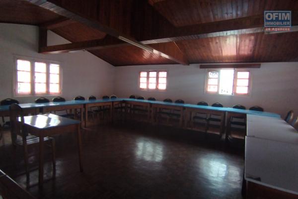 Maison à étage F8 sur 190 m2 de terrain à Antsahabe- Antananarivo