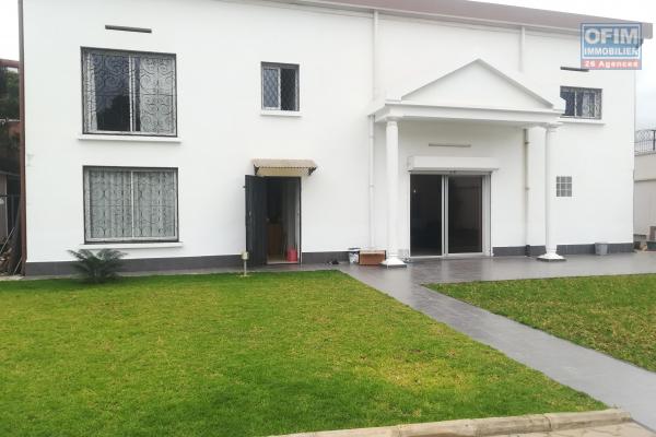 Une villa F3 meublée avec jardin à Tsiadana