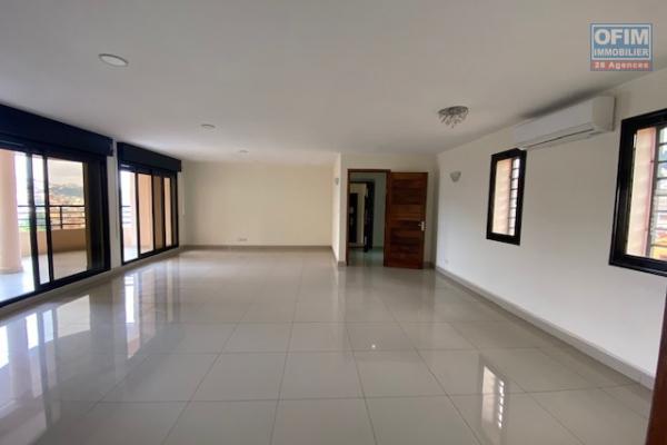 Un appartement neuf T4 sécurisé avec vue à Ampasanimalo