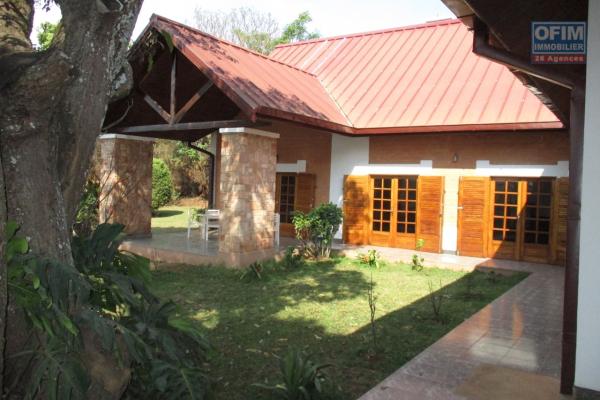 Une villa basse F4 dans une grande propriété à Androndra