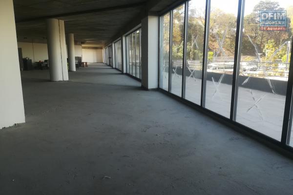 Des bureaux de 800m2 et 400m2 neufs à Alarobia