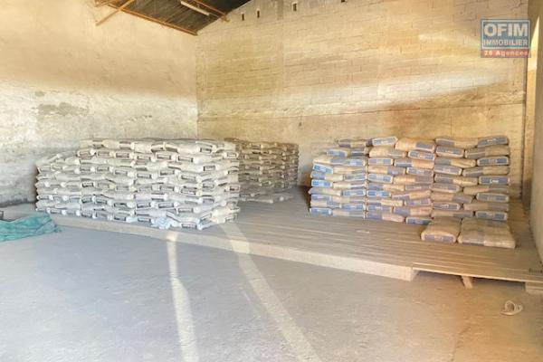 Un entrepôt d'environ 300m2 avec bureau de 300m2 à Ankorondrano