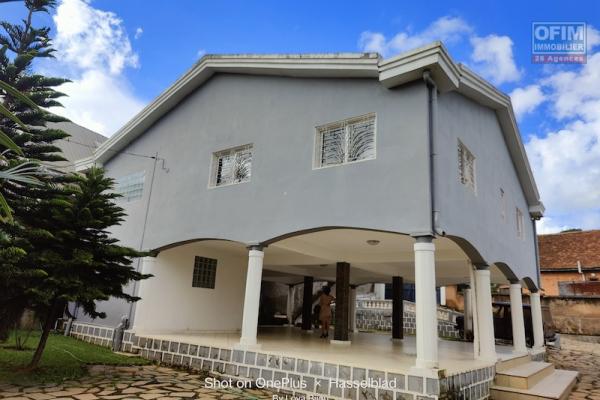 OFFRE DU MOIS à vendre villa F4 sur pilotis à talatamaty sur terrain de 885M2