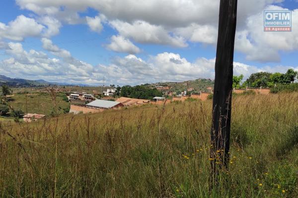 vente d'un  terrain de 13 000m2 dans un quartier résidentiel situé à moins de 15mn D'Ambatobe dans le quartier de Manazary Ilafy