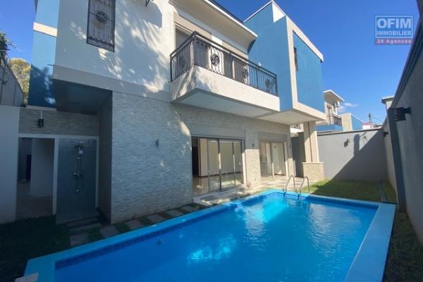 Deux villas neuves F6 avec piscine à Ivandry Alarobia