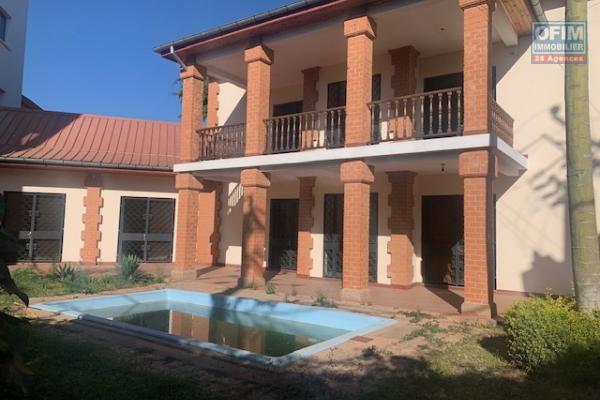 Une villa F6 avec piscine à Ivandry