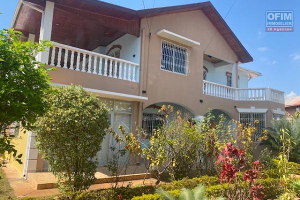 Une villa F5 à étage dans une résidence sécurisée à Ambatobe