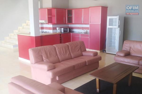 Un appartement T3 en duplex dans une sécurisée à Ankatso