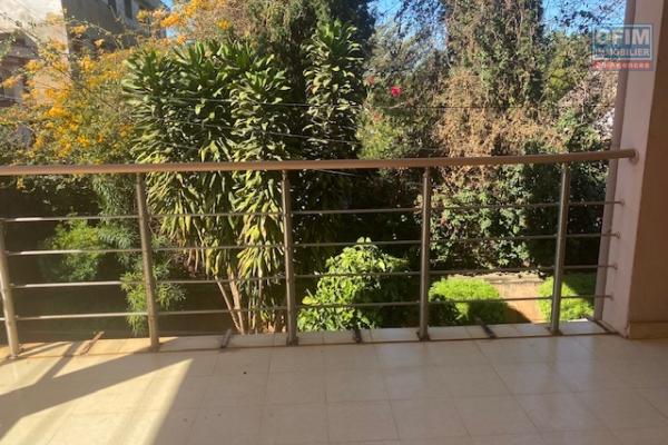 Un appartement T4 à 5mn à pied de l'école Française D à Ampandrianomby