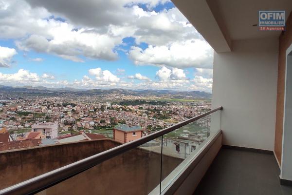 OFIM Immobilier vous propose en vente un Appartement neuf de 90m2 sur la haute ville qui donne une vue panoramique de la ville, quartier calme qui est à 15min de la ville