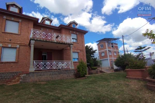 Villa F4 à étage, facile d'accès à Andoharanofotsy - Antananarivo