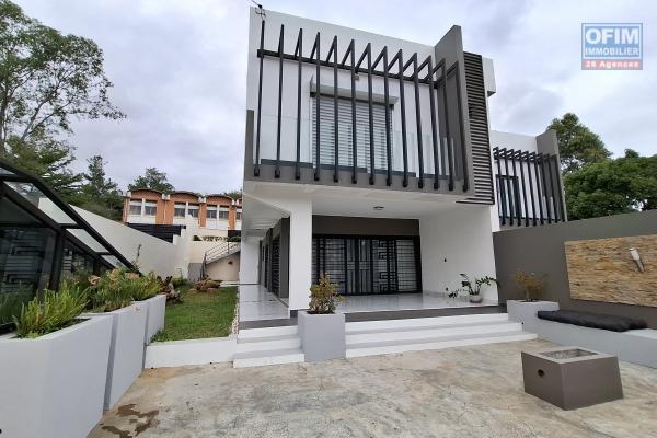 OFIM Immobilier loue une villa neuve F4 semi meublée sur Ankatso.NON DISPONIBLE