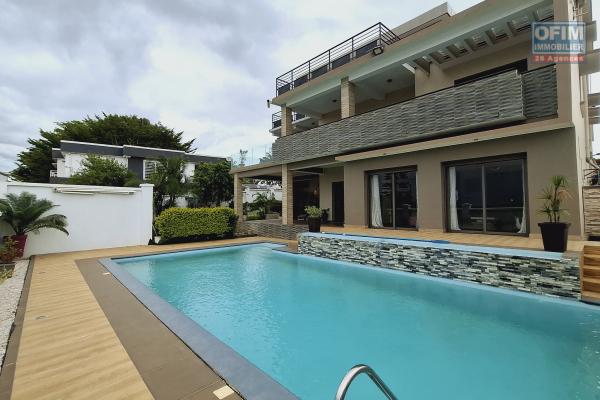 OFIM immobilier loue une villa F6 meublée équipée sur Ambohijanahary Ivato dans un quartier calme et résidentiel. NON DISPONIBLE