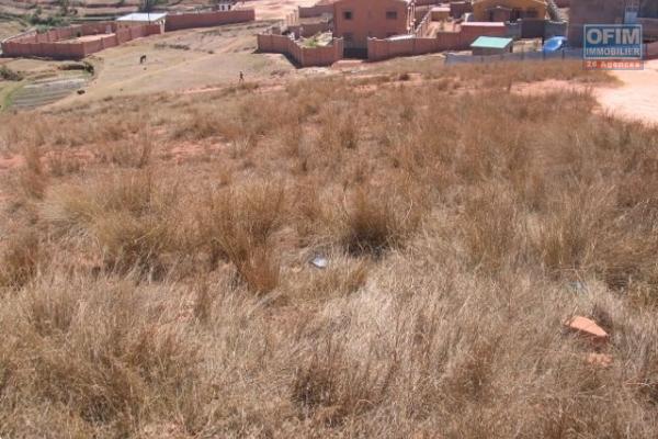 Un grand terrain de 4000 m2 à Alakamisy Anosiala, vue exceptionnel sur ses environ au meilleur prix