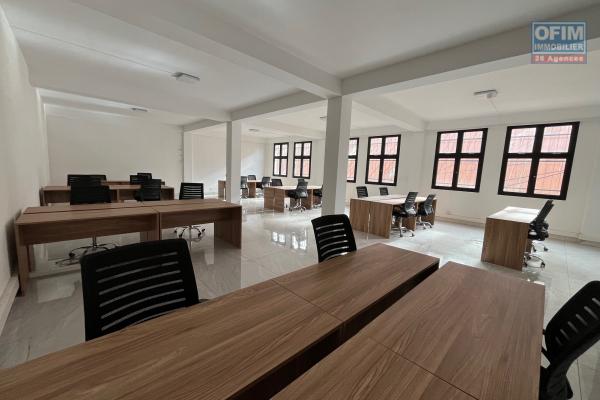 Un local professionnel s&eacute;curis&eacute; de 120m2 &agrave; Antanimena ( CONTACT LALAINA )