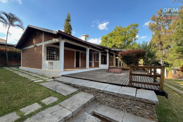 Une villa basse F4 dans une petite résidence à Ilafy
