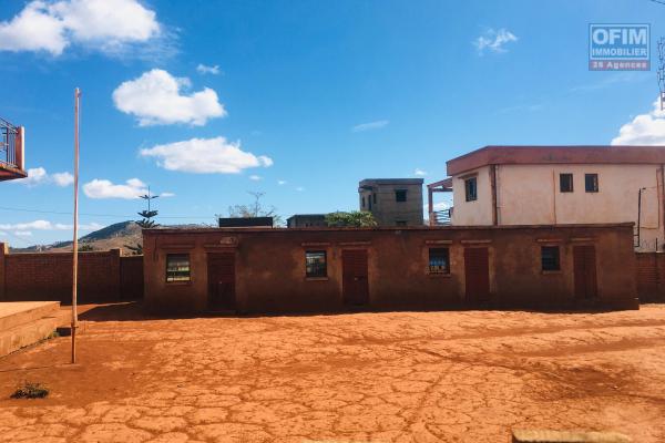 vente d'une propriété avec 900m2 de terrain a Vontovorona
