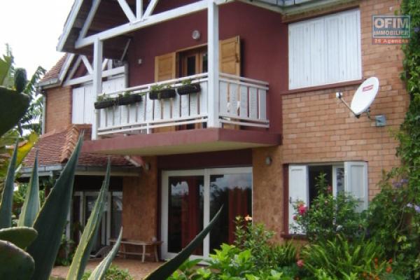 OFIM immobilier loue une villa F4 sur Ankerana nichée sur un terrain de 1000m2 à 5min d'ankorondrano.
