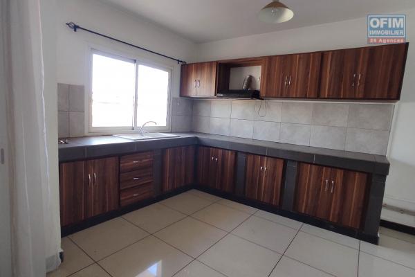 A LOUER appartement T3 avec 2 places de parking à Ivandry Tanàna