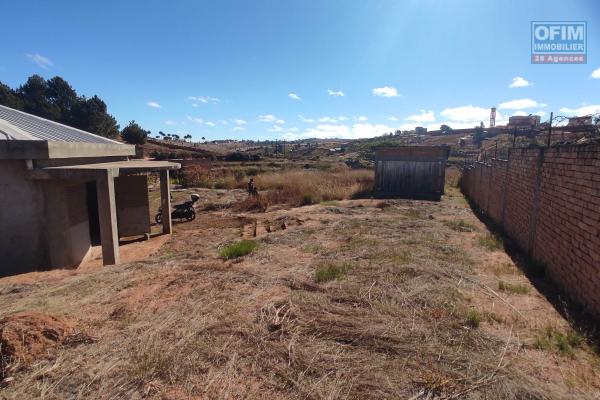 A VENDRE une propriété de 1 420m2 à Betsizaraina
