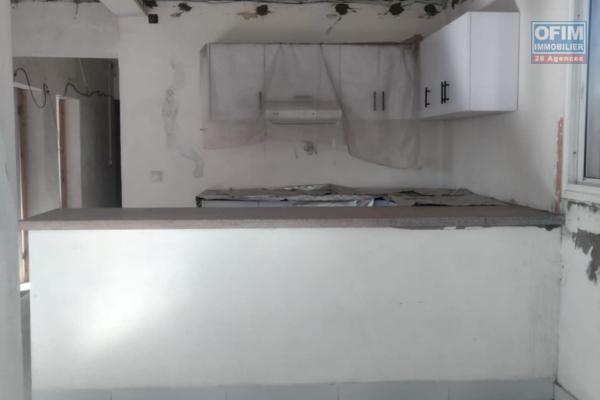 OFIM Offre une maison en cours de finition en vente sur Betongolo. Parfaite pour bureaux, commerce ou habitation. Prix exceptionnel à saisir immédiatement !