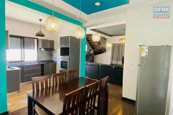 Villa F4 semi-meublée en location sur Mahazoarivo Ambohitsoa.