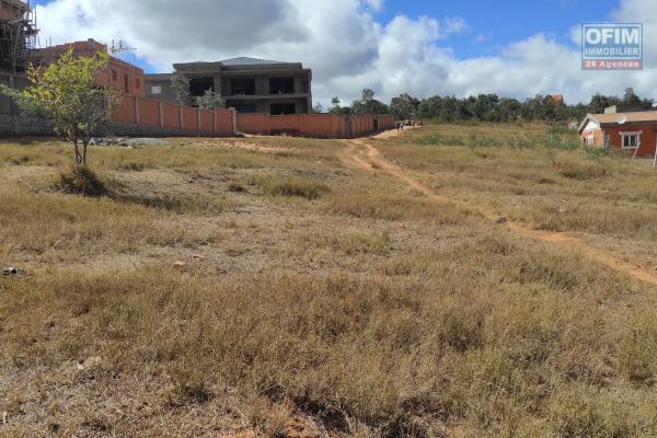 À vendre – Terrain de 1814 m² à proximité de la RN2 à Ambohimalaza