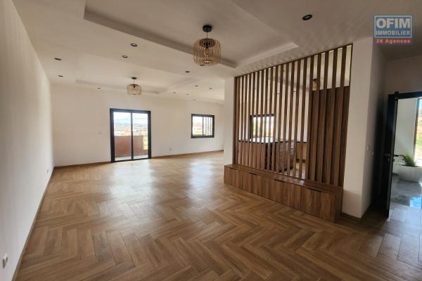 À LOUER - APPARTEMENT T4 STANDING NEUF - ANDRANOMENA - Contact 034 02 443 04