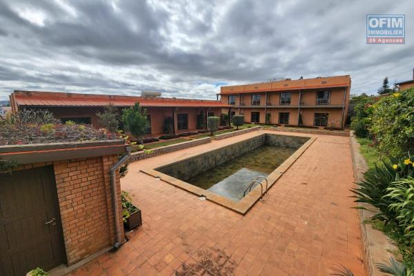 À VENDRE - Site hôtelière stratégique à Mandrosoa Ivato (à 5 mn de l’aéroport) - contact +261 34 02 443 04