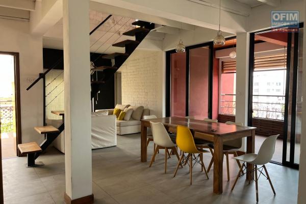 Un appartement T4 en duplex avec rooftop à Isoaraka (CONTACT LALAINA 0340858376 )
