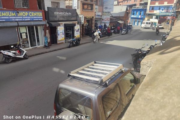 RARE A vendre maison F4 traditionnelle bord de route centre ville, contact Mr Jacky