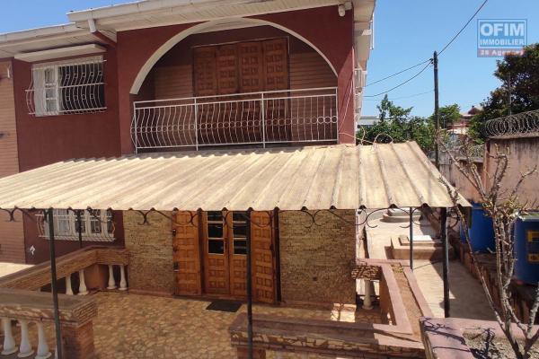 A LOUER Maison F5 à andoharanofotsy non meublée tel 034 02 218 69