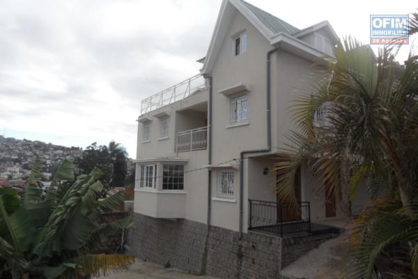 Une maison F5 à Tsiadana pour bureau ( CONTACT LALAINA )